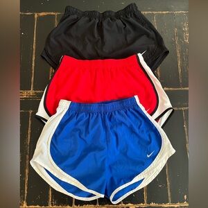 M Nike Women’s Tempo Shorts (3 pairs)
